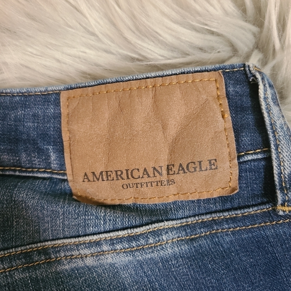 American Eagle Distressed Straight Leg Jeans - Picture 6 of 14